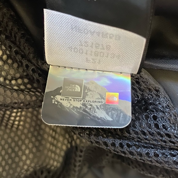 The North Face Men’s Up & Over Anorak Pullover Jacket In Black - Picture 9 of 9